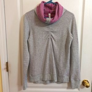 Lululemon In A Cinch Pullover size 6